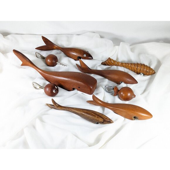 Vintage minimalist olive wood shark bottle opener, Nautical Spanish bar wares, - Picture 10 of 10